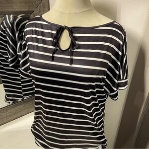 Woman’s soft flowing black and white striped shirt size 3XL